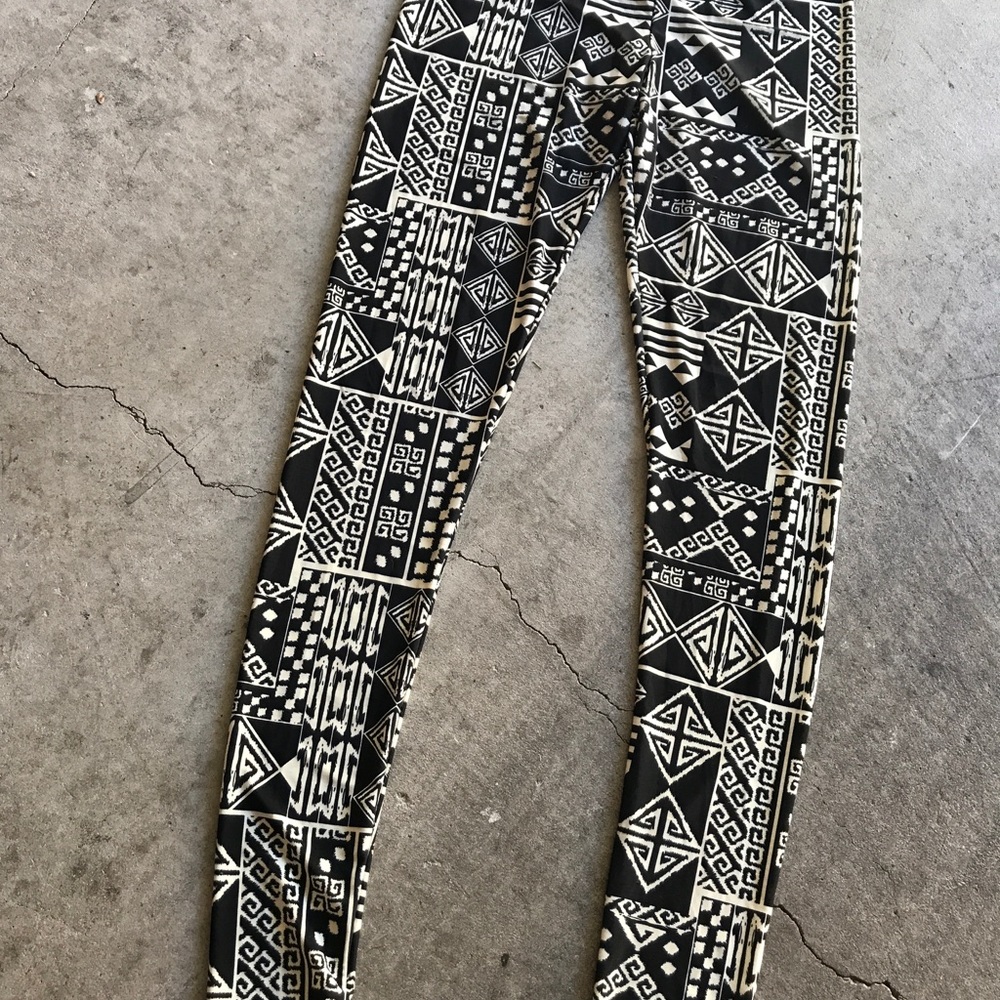 Graphic Black&Cream Leggings